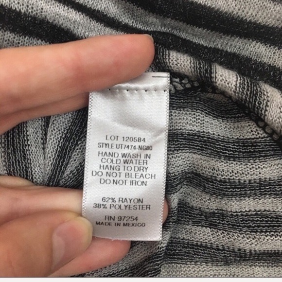 ✨5 FOR $25✨  NWT One Clothing Gray Black Swingy Stripe Tank Top - Picture 7 of 7